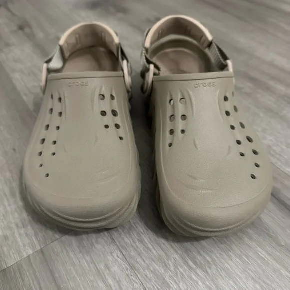 CROCS Echo Clogs - Picture 2 of 6